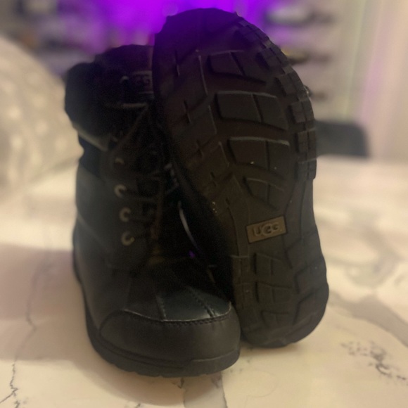 Black UGG lace up boots good condition size 5 US - Picture 2 of 3